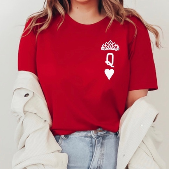 Valentines Queen of hearts Graphic Tee Shirt S-5X - Picture 1 of 2